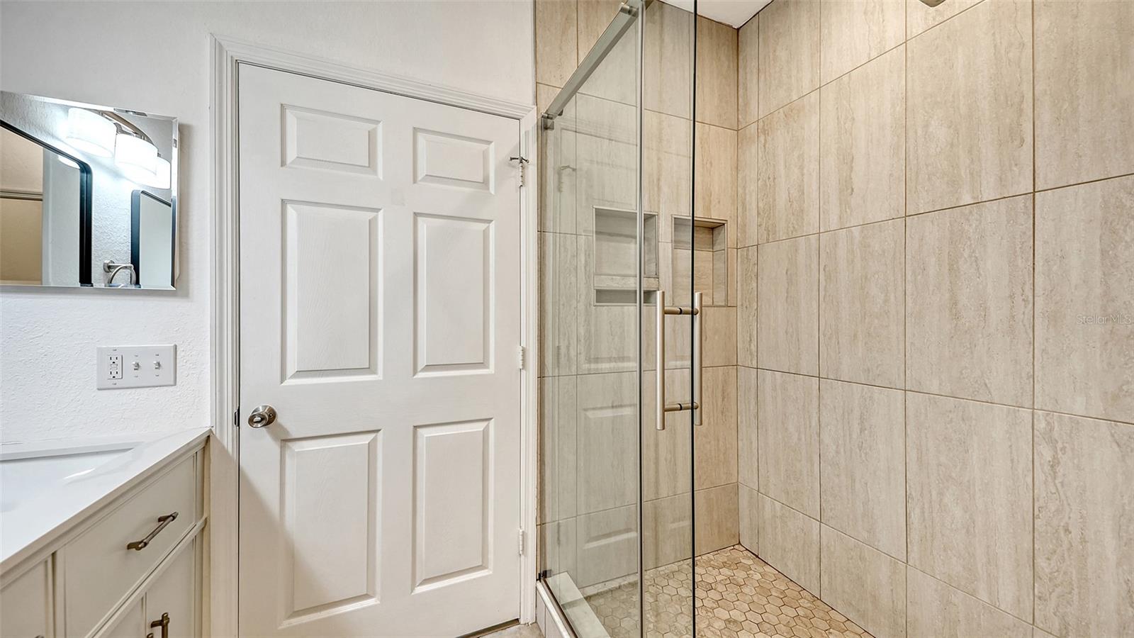 Image 25 of 53 For 5561 Rosehill Road 104