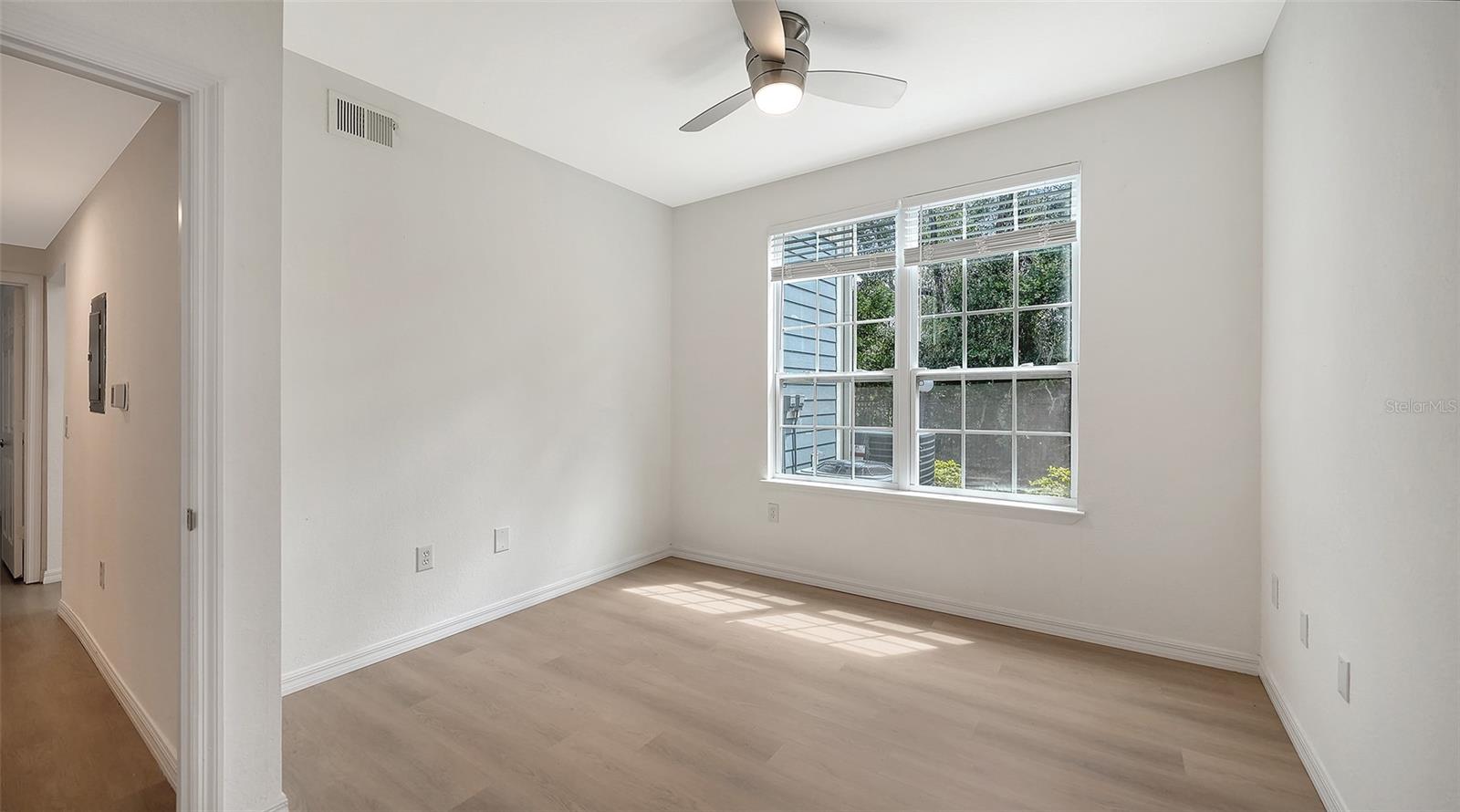 Image 29 of 53 For 5561 Rosehill Road 104