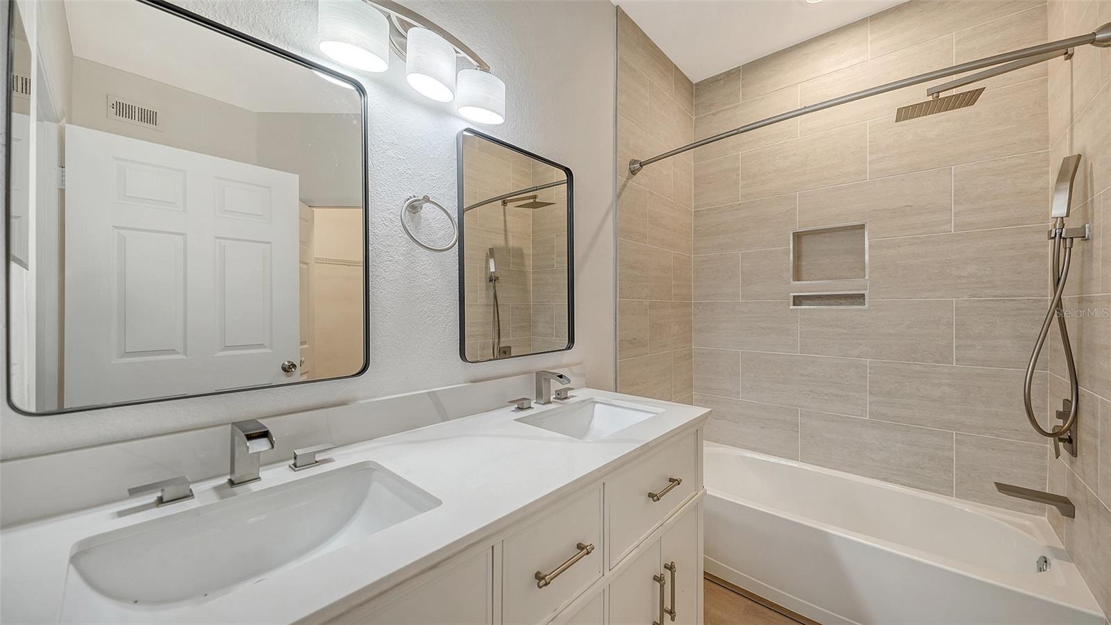 Image 32 of 53 For 5561 Rosehill Road 104