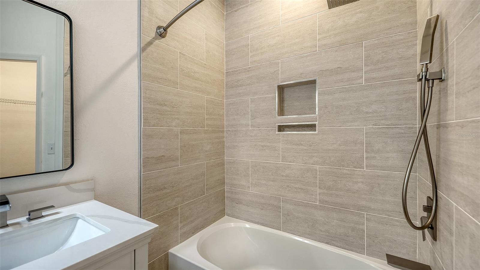 Image 34 of 53 For 5561 Rosehill Road 104