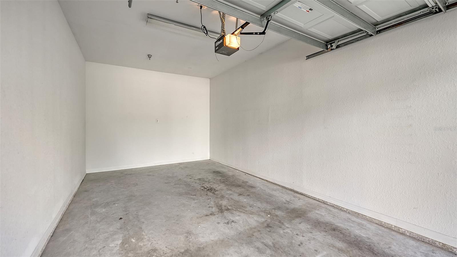 Image 36 of 53 For 5561 Rosehill Road 104