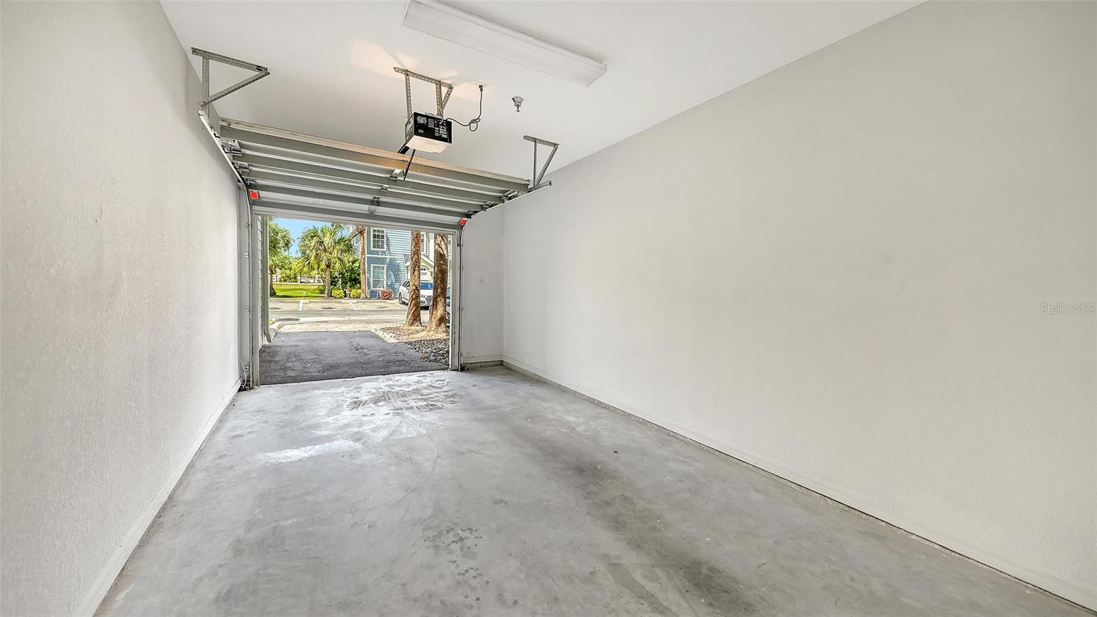 Image 37 of 53 For 5561 Rosehill Road 104