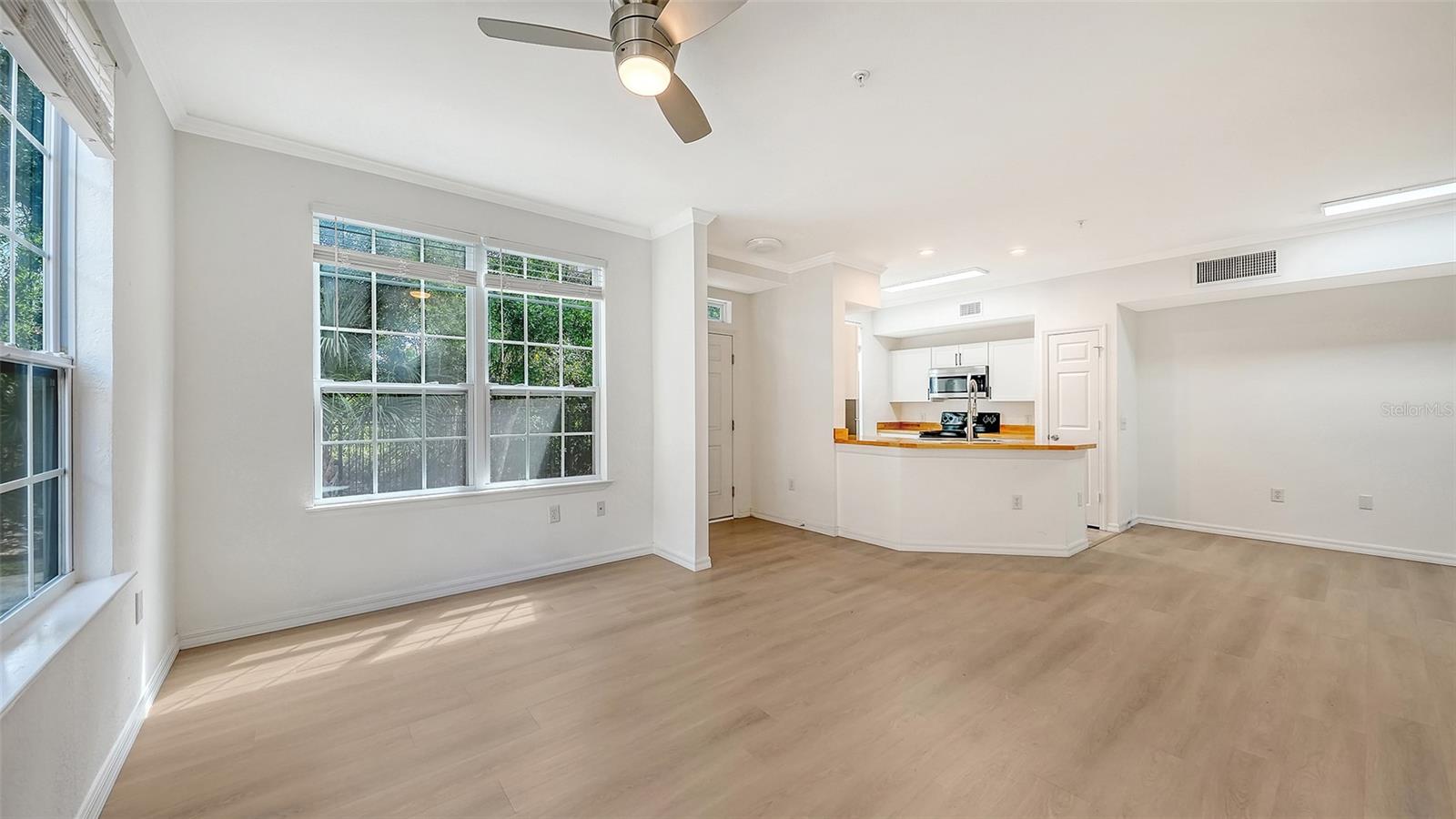 Image 5 of 53 For 5561 Rosehill Road 104