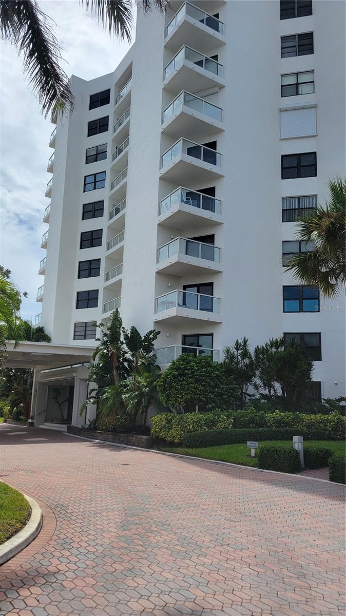 Image 2 of 48 For 1000 Longboat Club Road 406