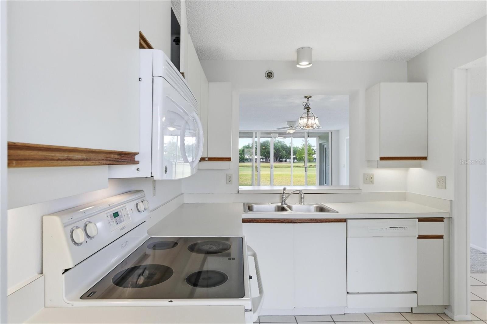 Image 18 of 64 For 4440 Fairways Boulevard 108