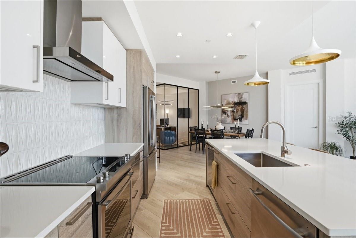 Image 17 of 90 For 111 Pineapple Avenue 714