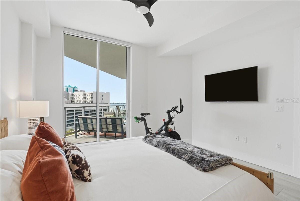 Image 29 of 90 For 111 Pineapple Avenue 714