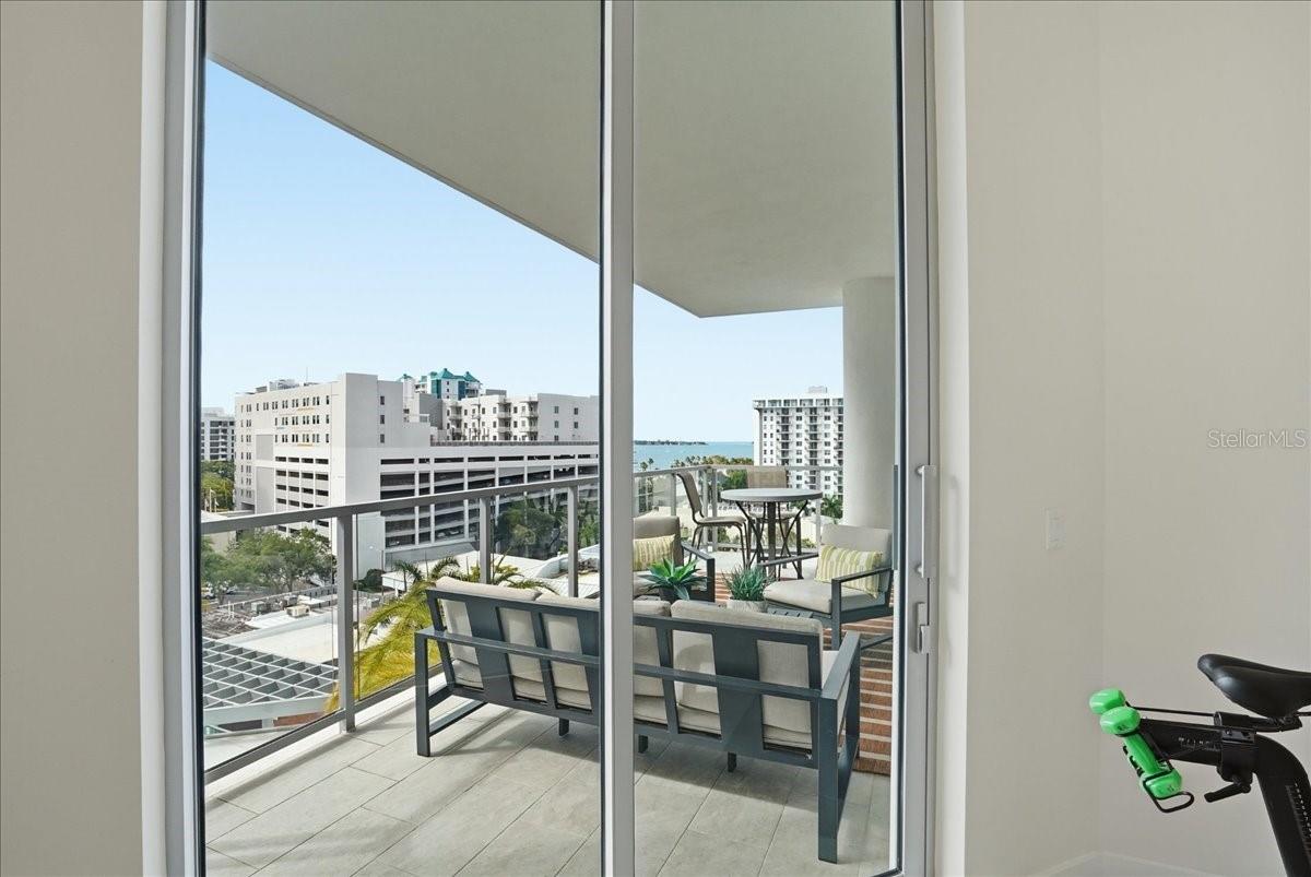 Image 31 of 90 For 111 Pineapple Avenue 714