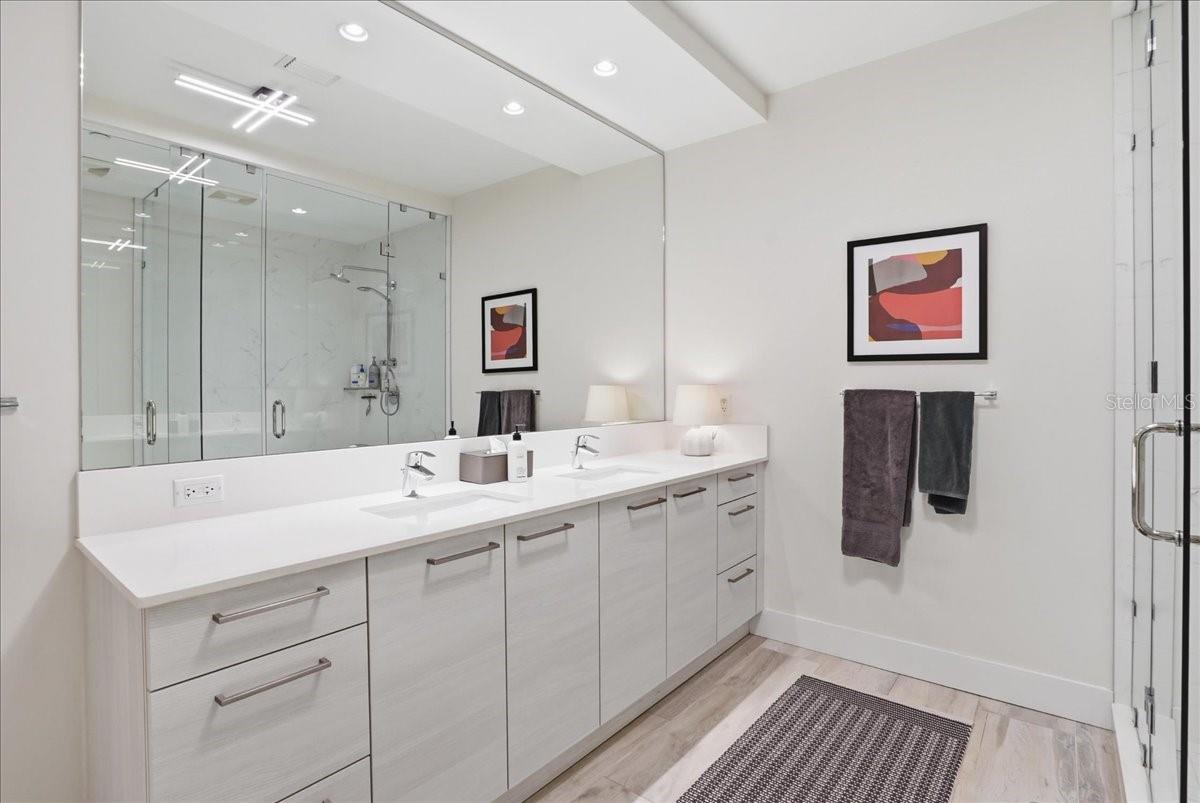 Image 33 of 90 For 111 Pineapple Avenue 714