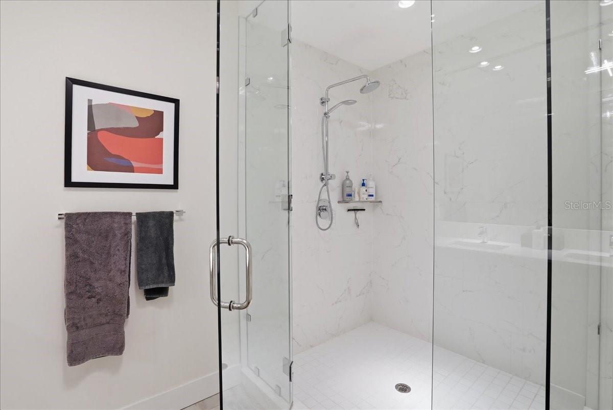 Image 35 of 90 For 111 Pineapple Avenue 714