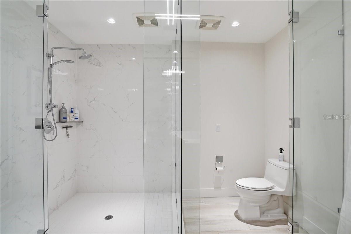 Image 36 of 90 For 111 Pineapple Avenue 714