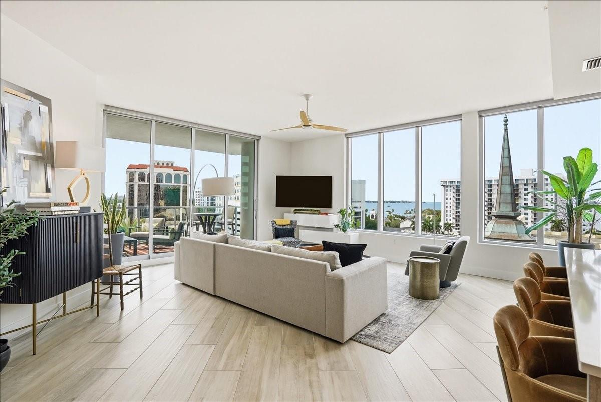 Image 4 of 90 For 111 Pineapple Avenue 714