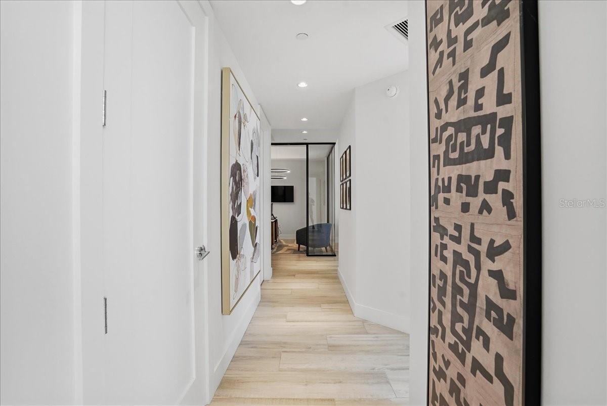 Image 52 of 90 For 111 Pineapple Avenue 714