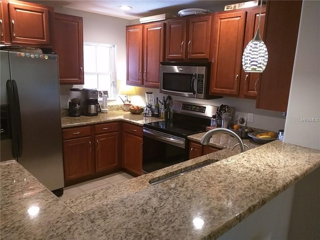 Image 2 of 9 For 8858 White Sage Loop