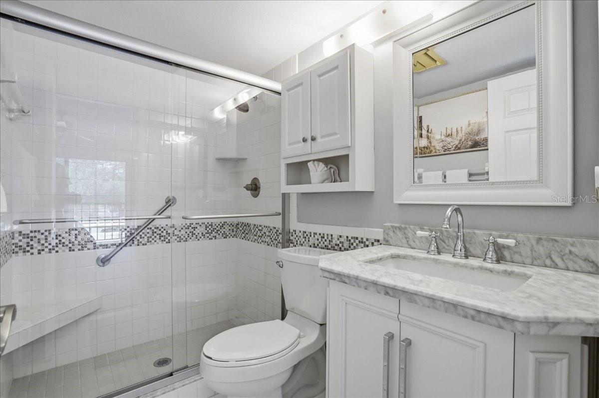 Image 21 of 32 For 646 Bird Bay Drive E 205