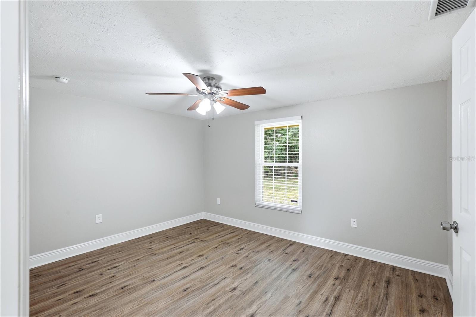 Image 17 of 35 For 5058 Silk Oak Drive