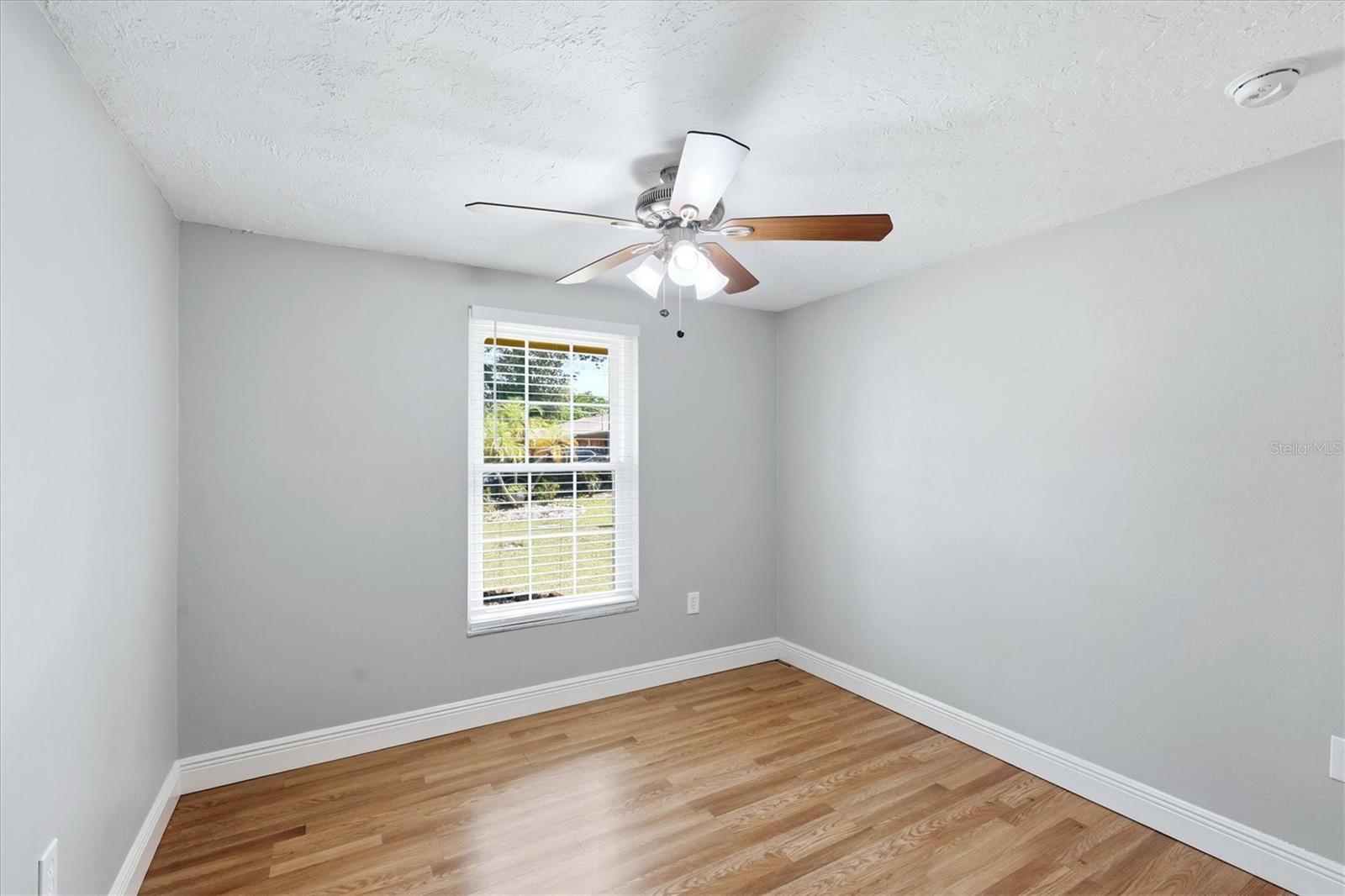 Image 21 of 35 For 5058 Silk Oak Drive