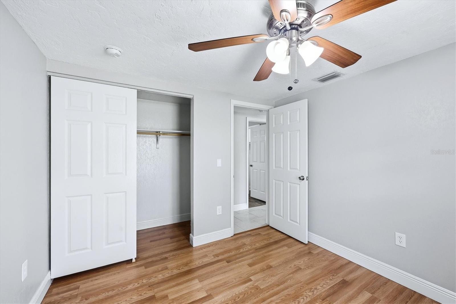 Image 22 of 35 For 5058 Silk Oak Drive