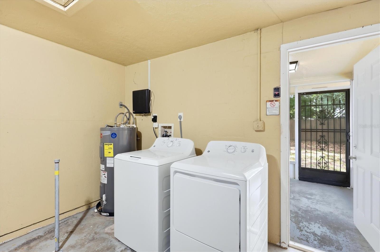 Image 27 of 35 For 5058 Silk Oak Drive