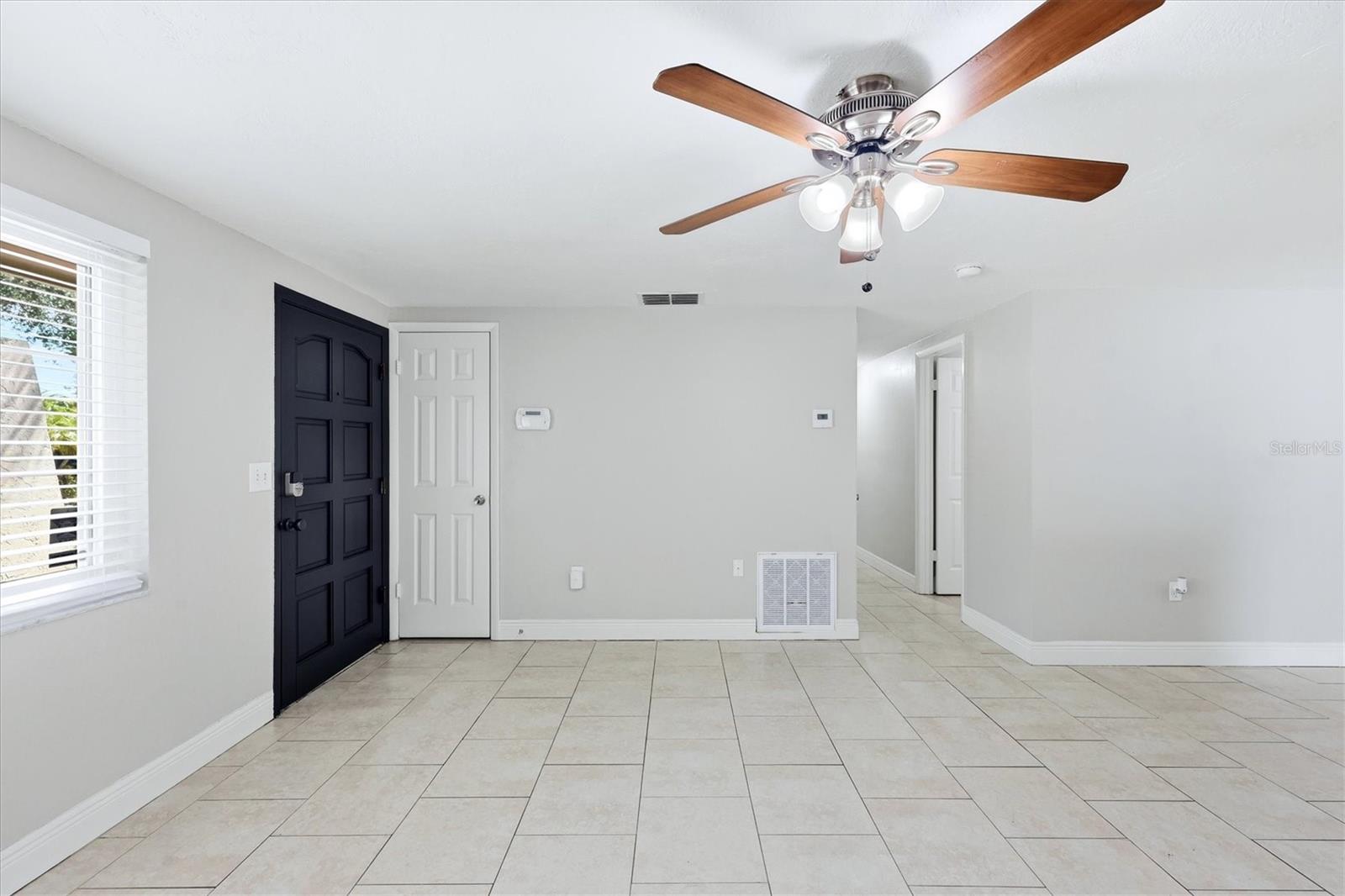 Image 5 of 35 For 5058 Silk Oak Drive