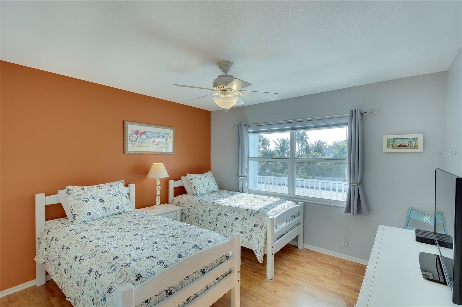 Image 15 of 35 For 4307 Gulf Drive 207
