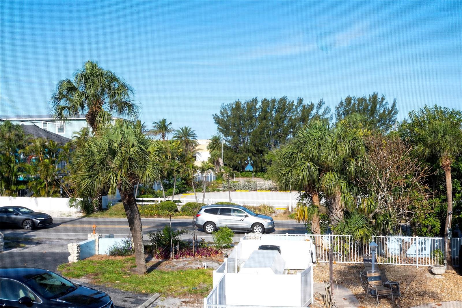 Image 22 of 35 For 4307 Gulf Drive 207