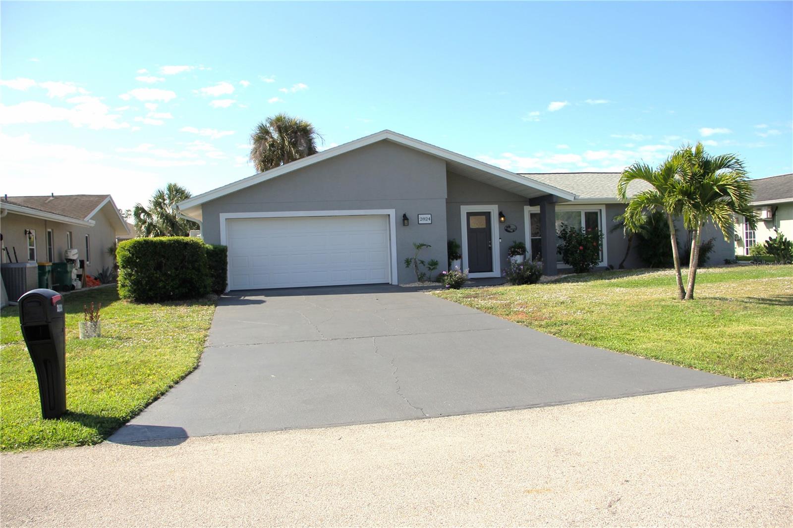 Image 2 of 76 For 2824 Shannon Drive