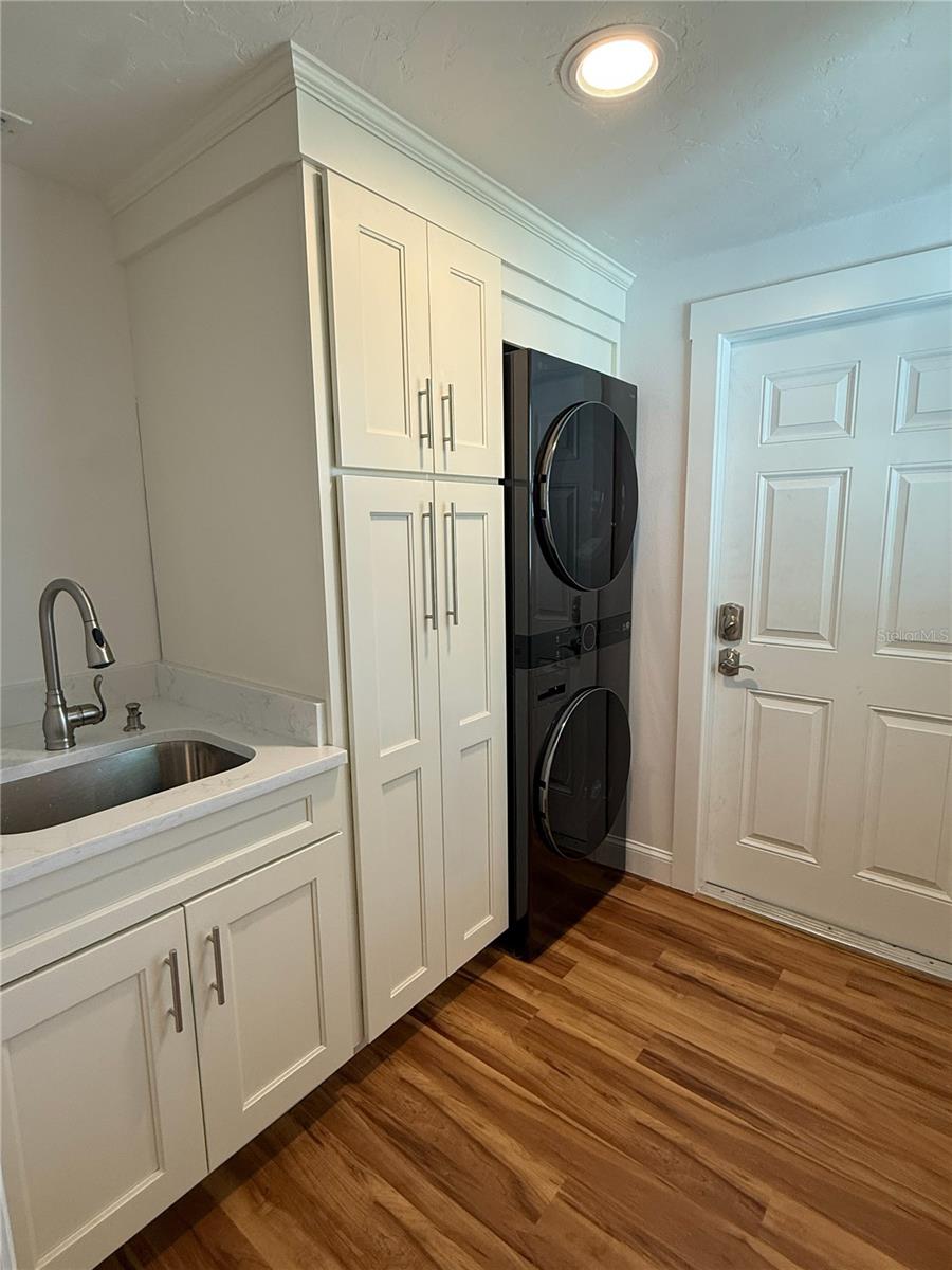 Image 32 of 66 For 5569 Shadow Lawn Drive