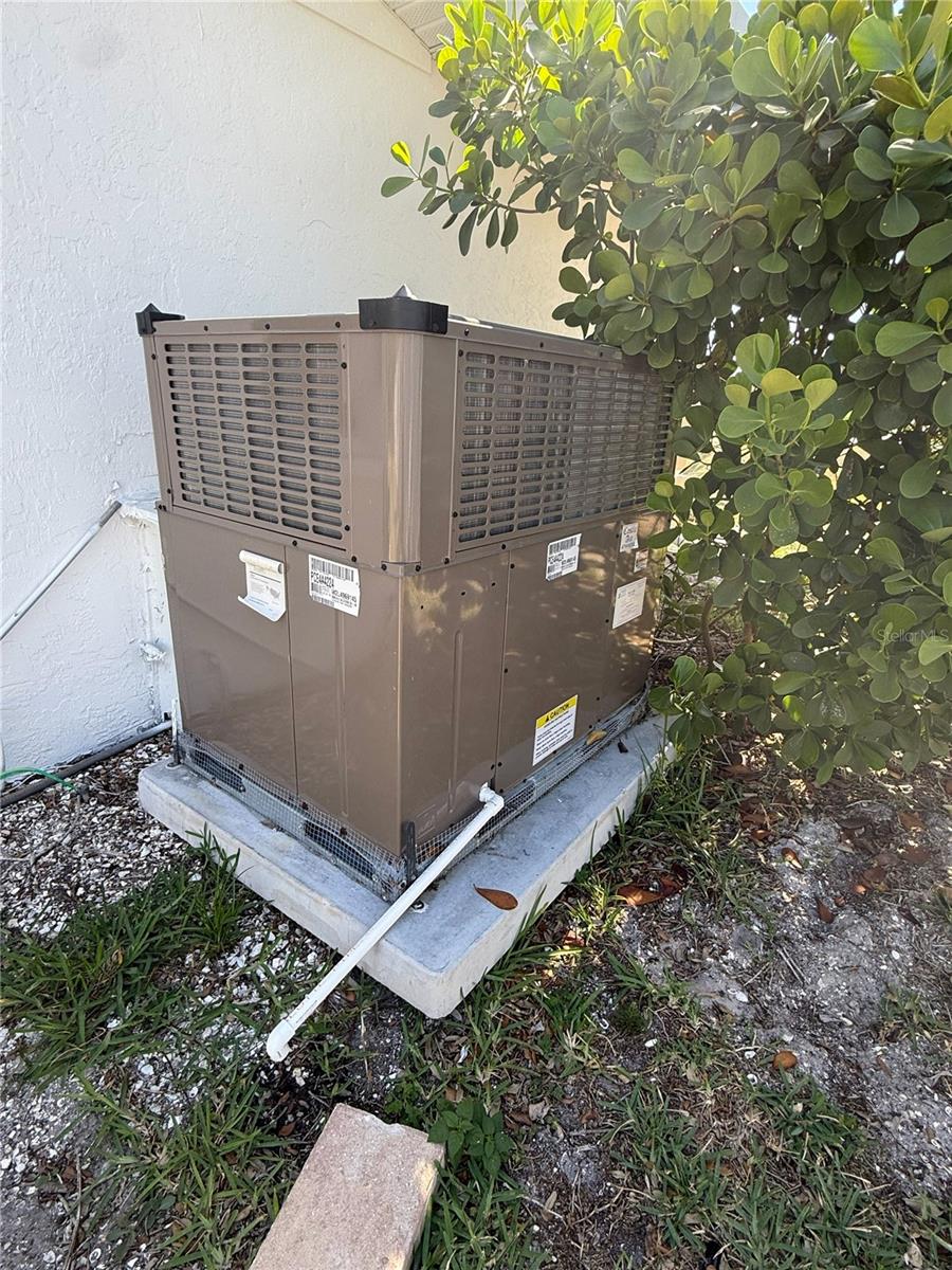 Image 53 of 66 For 5569 Shadow Lawn Drive