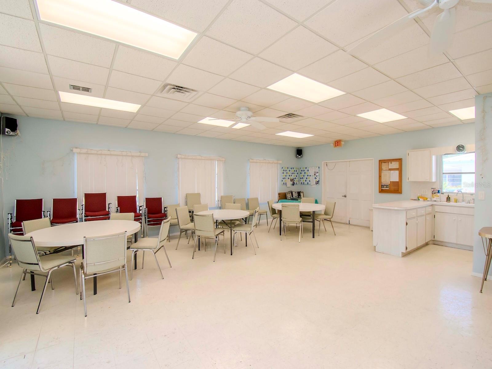 Image 19 of 30 For 139 Field Avenue E 139