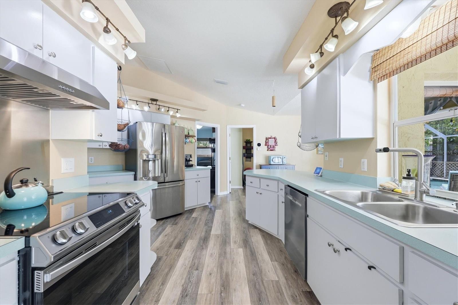 Image 20 of 26 For 945 Macon Road