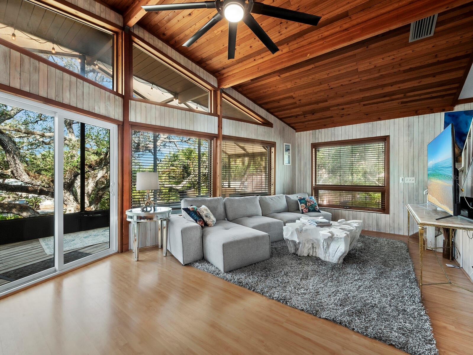 Image 13 of 29 For 5141 Saint Albans Avenue