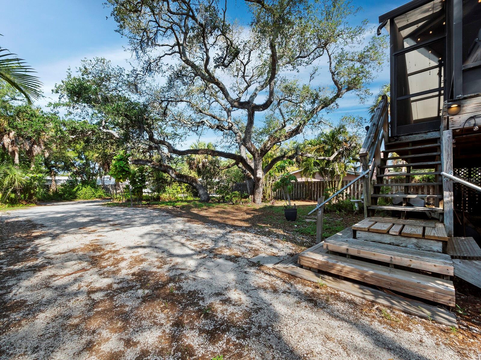 Image 21 of 29 For 5141 Saint Albans Avenue