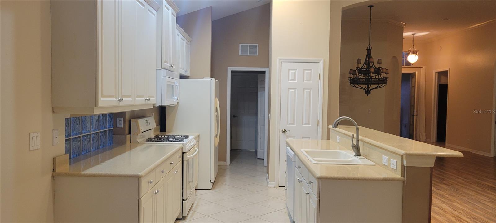 Image 4 of 12 For 7217 Orchid Island Place