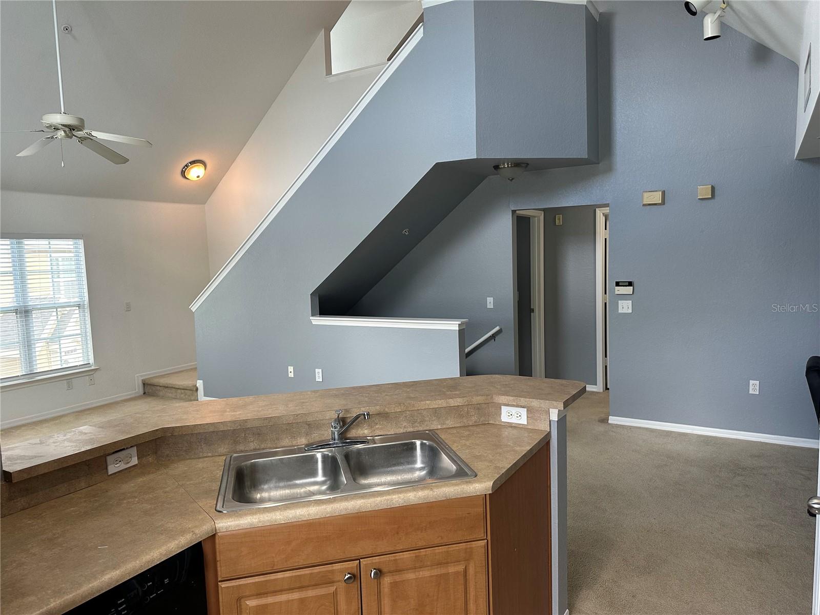 Image 16 of 21 For 5601 Rosehill Road 201