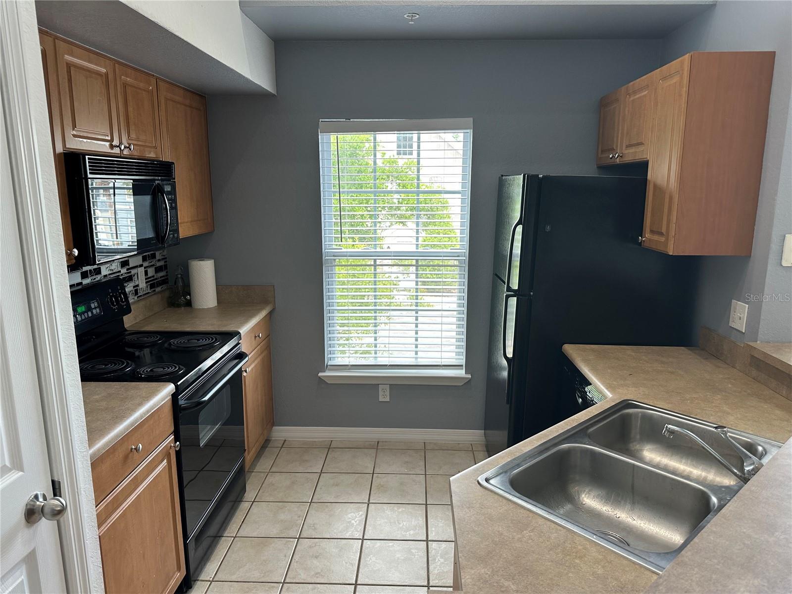 Image 17 of 21 For 5601 Rosehill Road 201