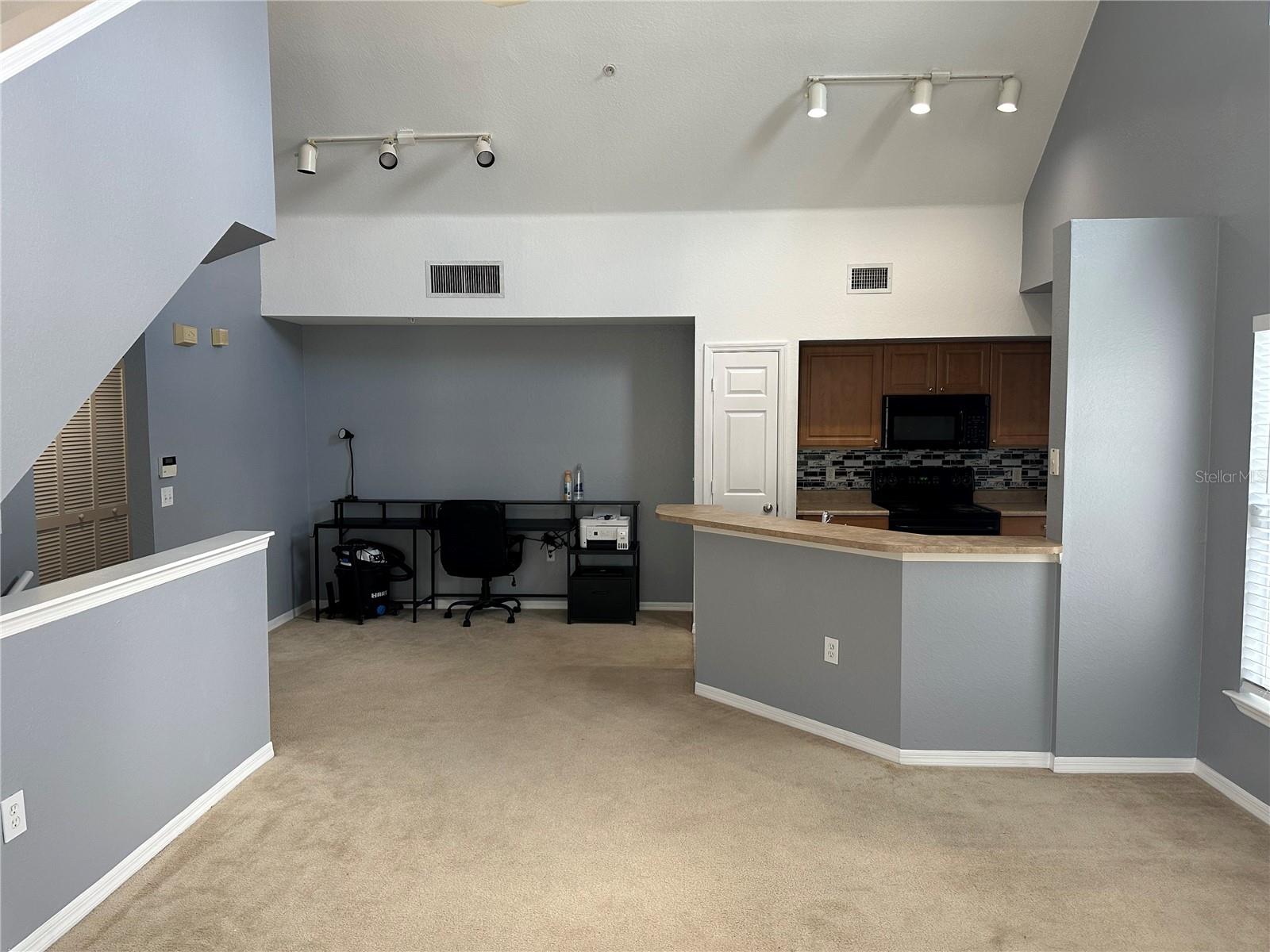 Image 18 of 21 For 5601 Rosehill Road 201