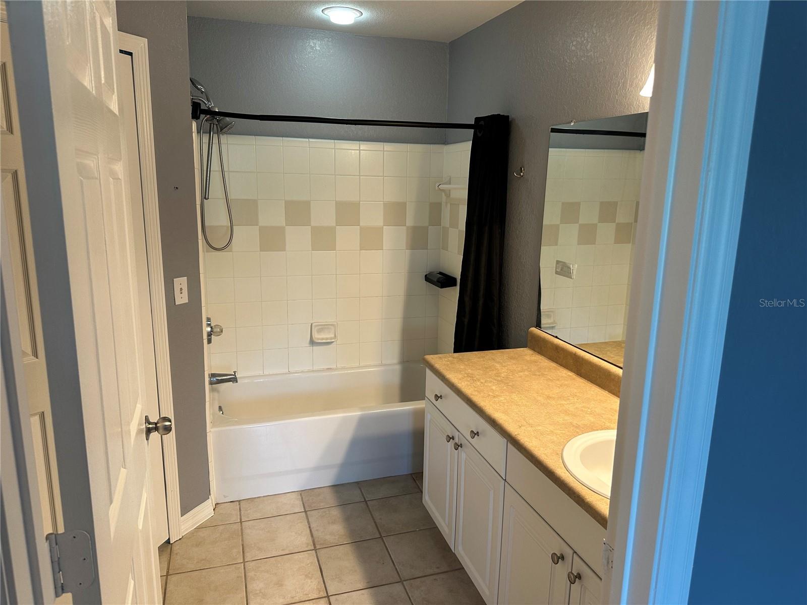 Image 8 of 21 For 5601 Rosehill Road 201