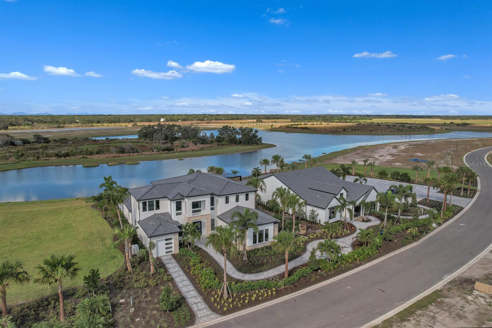 Image 19 of 27 For 2644 Waterfront Circle