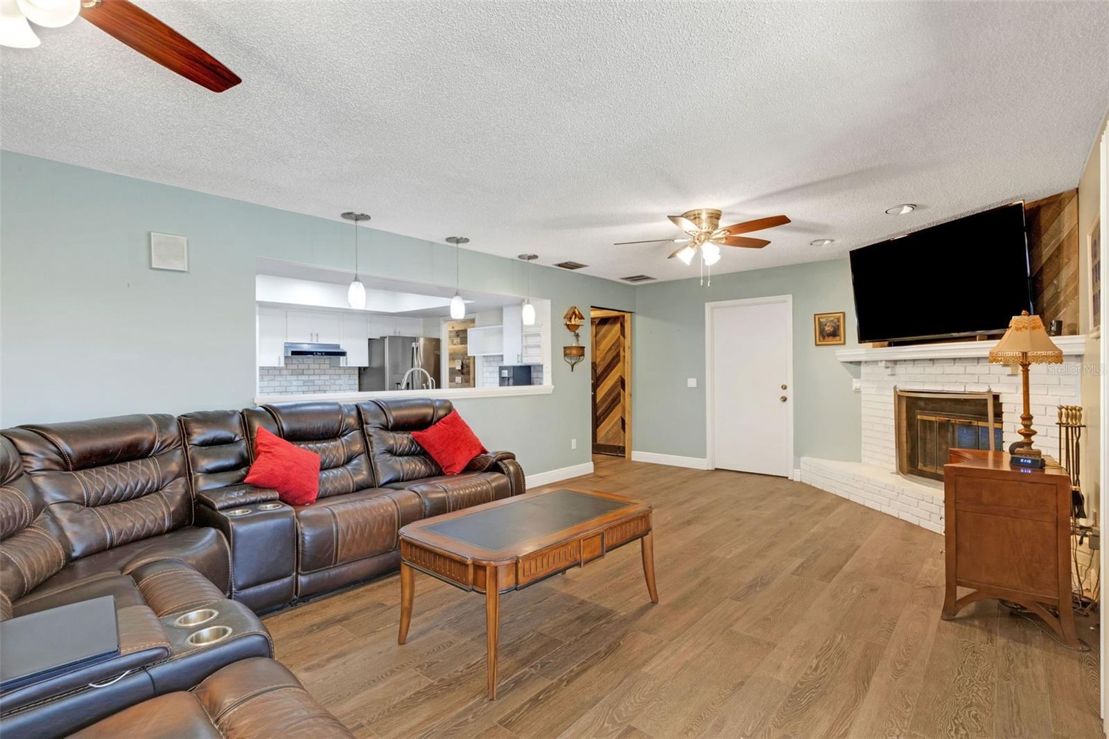 Image 11 of 30 For 3656 Oak Grove Drive