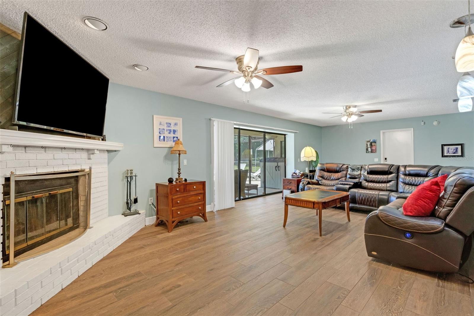 Image 12 of 30 For 3656 Oak Grove Drive