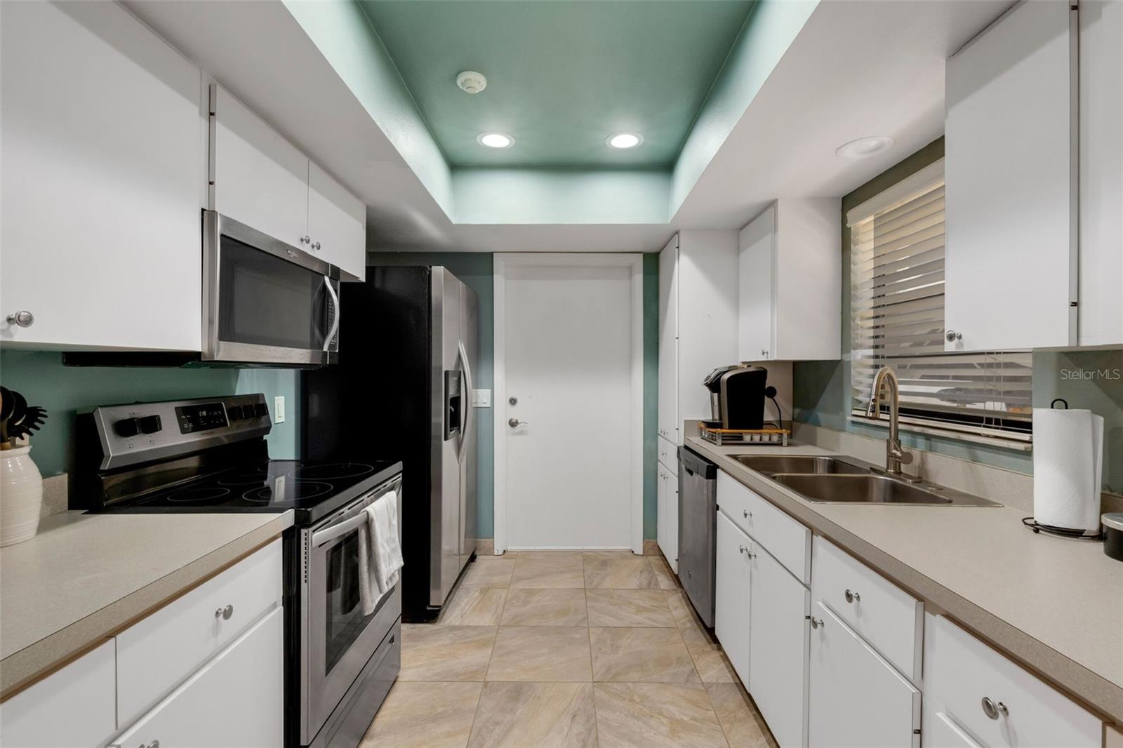 Image 21 of 30 For 3656 Oak Grove Drive