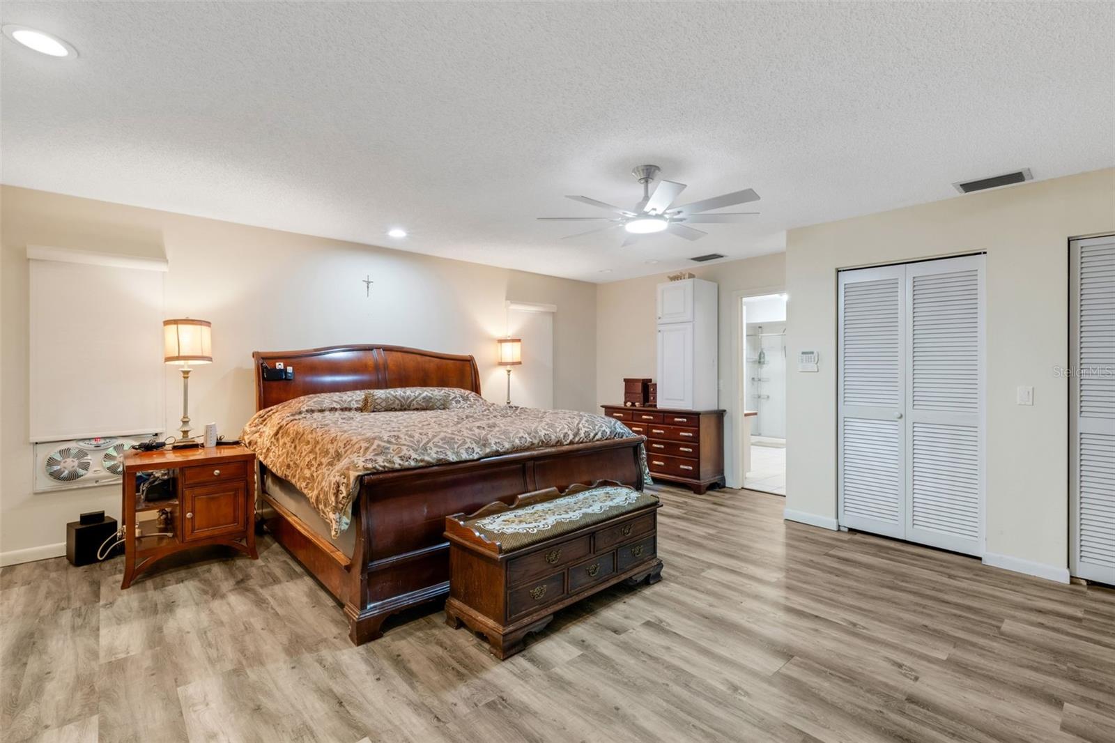 Image 23 of 30 For 3656 Oak Grove Drive