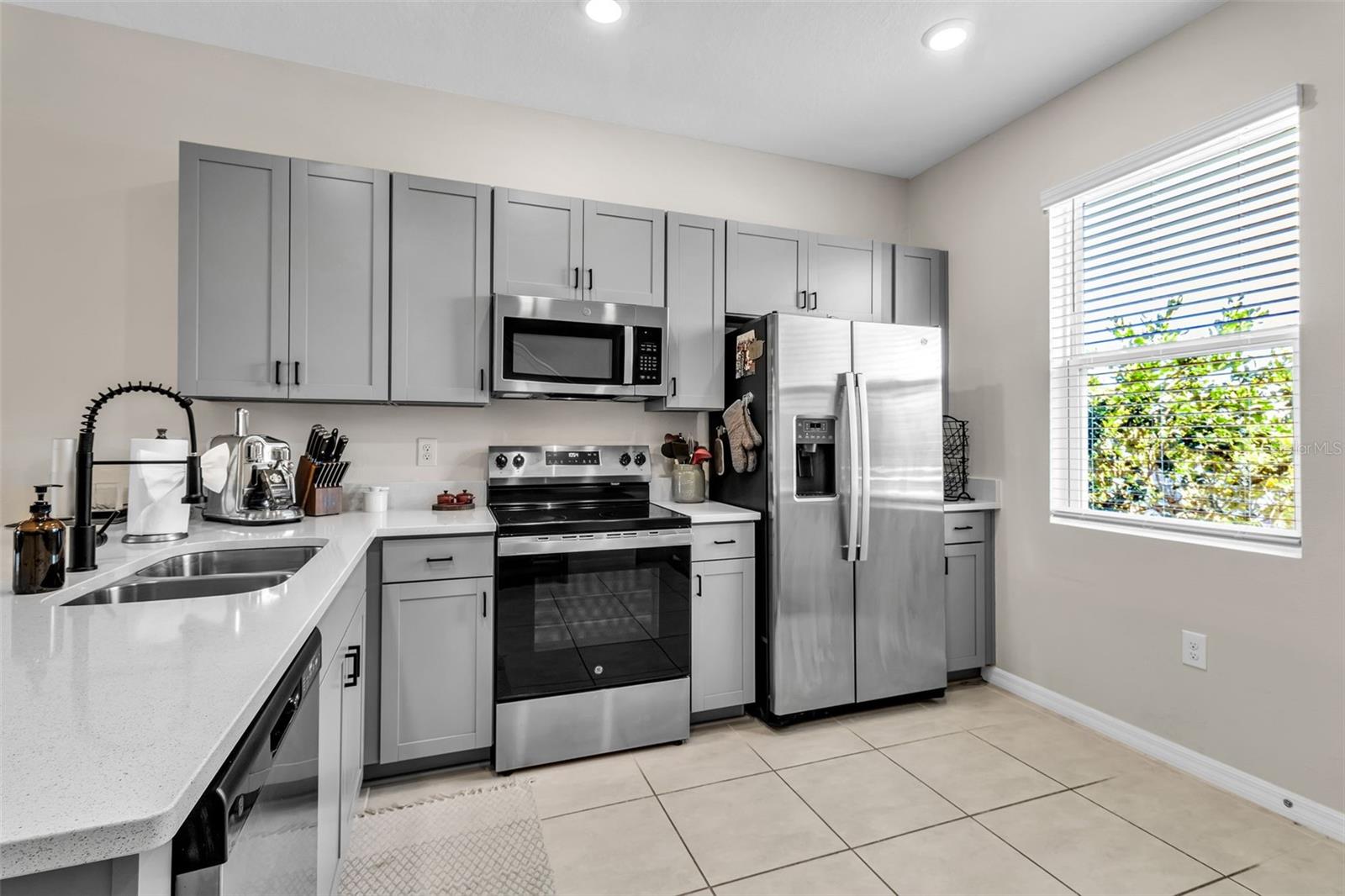 Image 11 of 47 For 8897 Daybreak Street