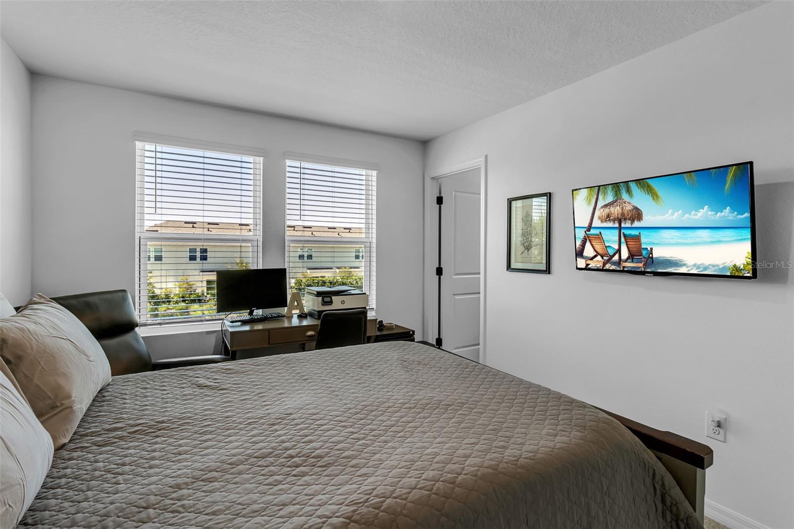 Image 31 of 47 For 8897 Daybreak Street