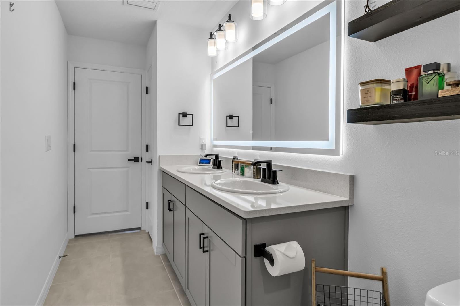 Image 34 of 47 For 8897 Daybreak Street