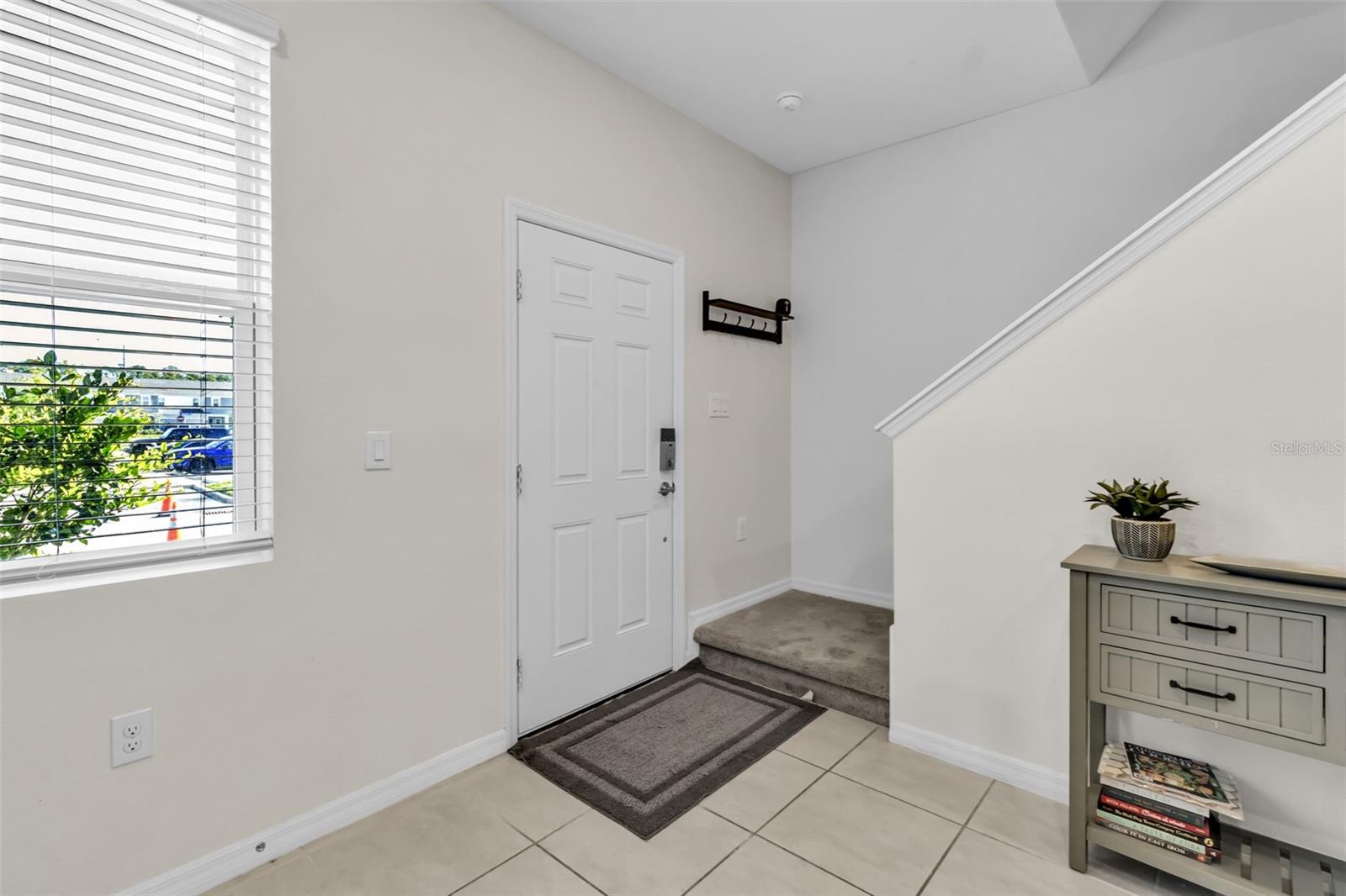 Image 4 of 47 For 8897 Daybreak Street