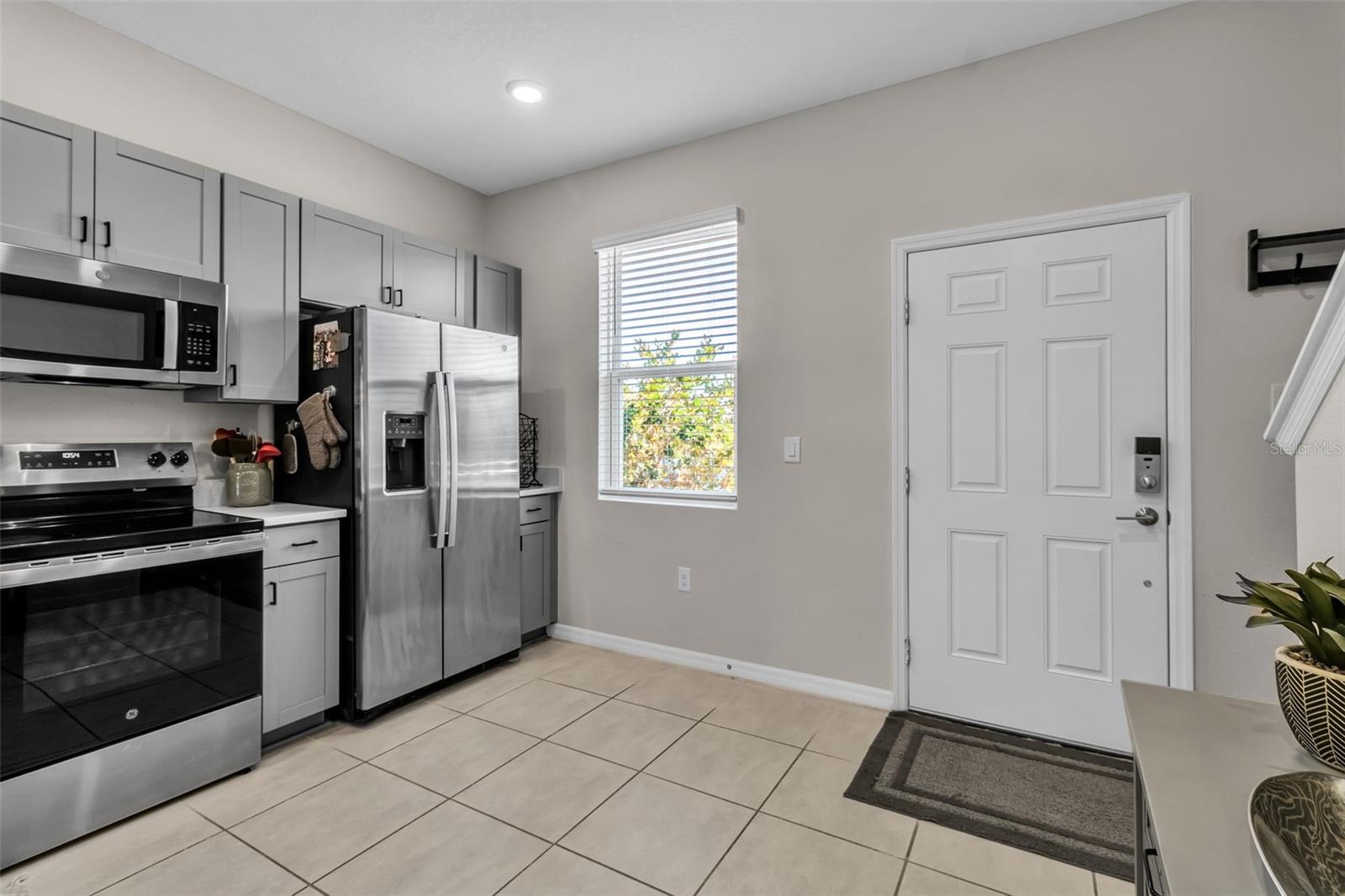 Image 5 of 47 For 8897 Daybreak Street