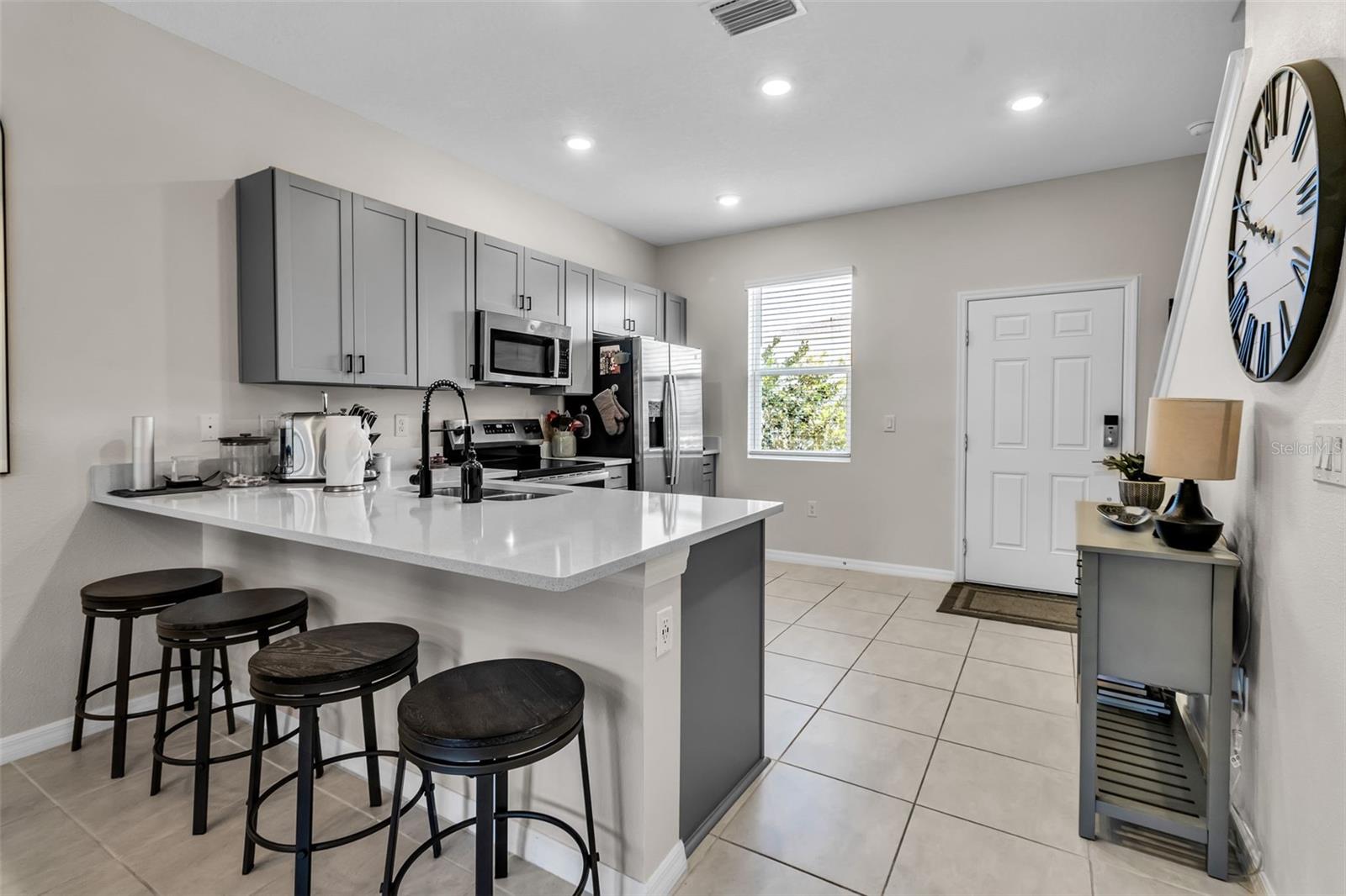 Image 6 of 47 For 8897 Daybreak Street