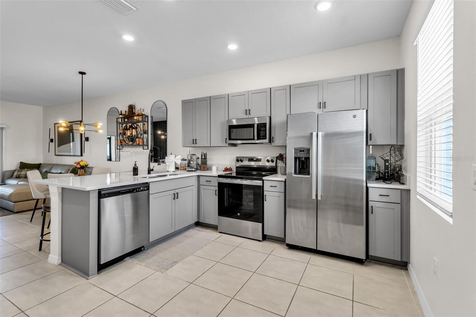 Image 8 of 47 For 8897 Daybreak Street